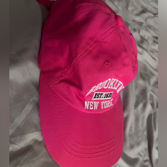 Brooklyn New York Pink Cap - Picture 3 of 4